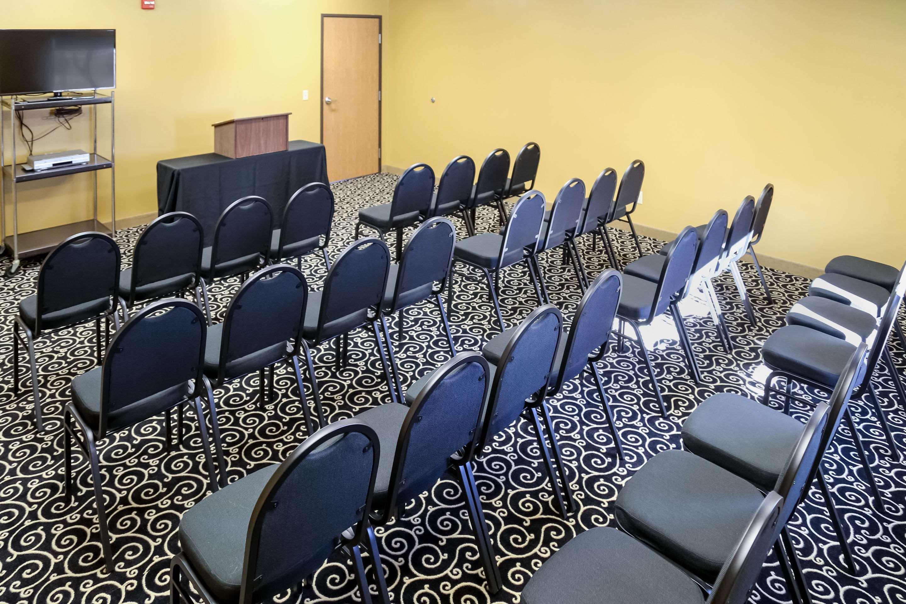 Quality Inn & Suites Watertown Near Prairie Lakes Ice Arena エクステリア 写真