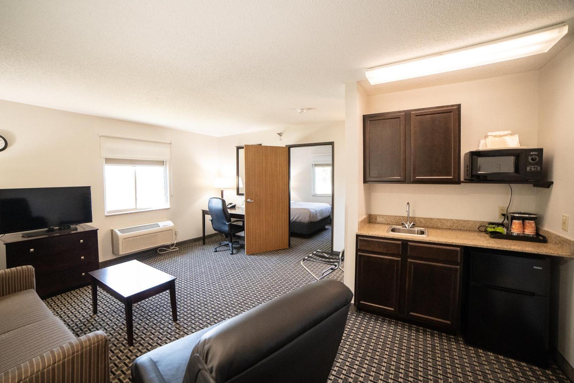 Quality Inn & Suites Watertown Near Prairie Lakes Ice Arena エクステリア 写真