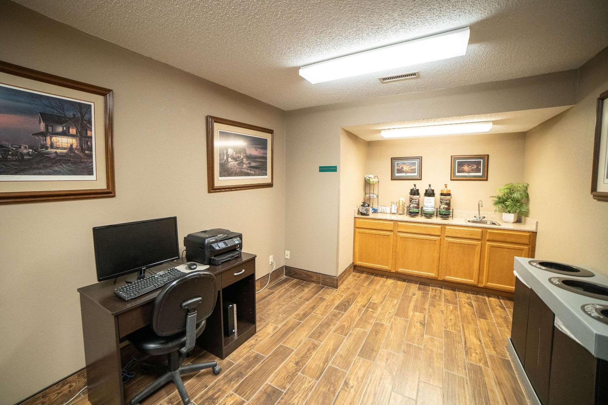Quality Inn & Suites Watertown Near Prairie Lakes Ice Arena エクステリア 写真