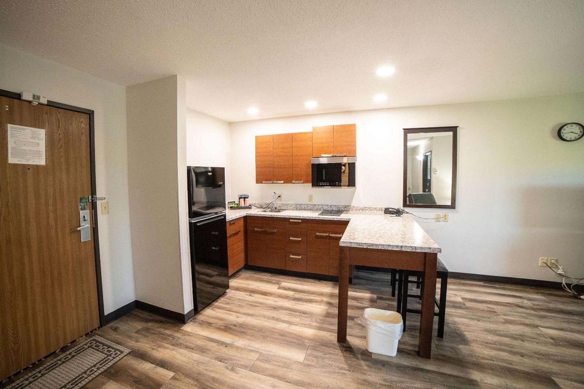 Quality Inn & Suites Watertown Near Prairie Lakes Ice Arena エクステリア 写真