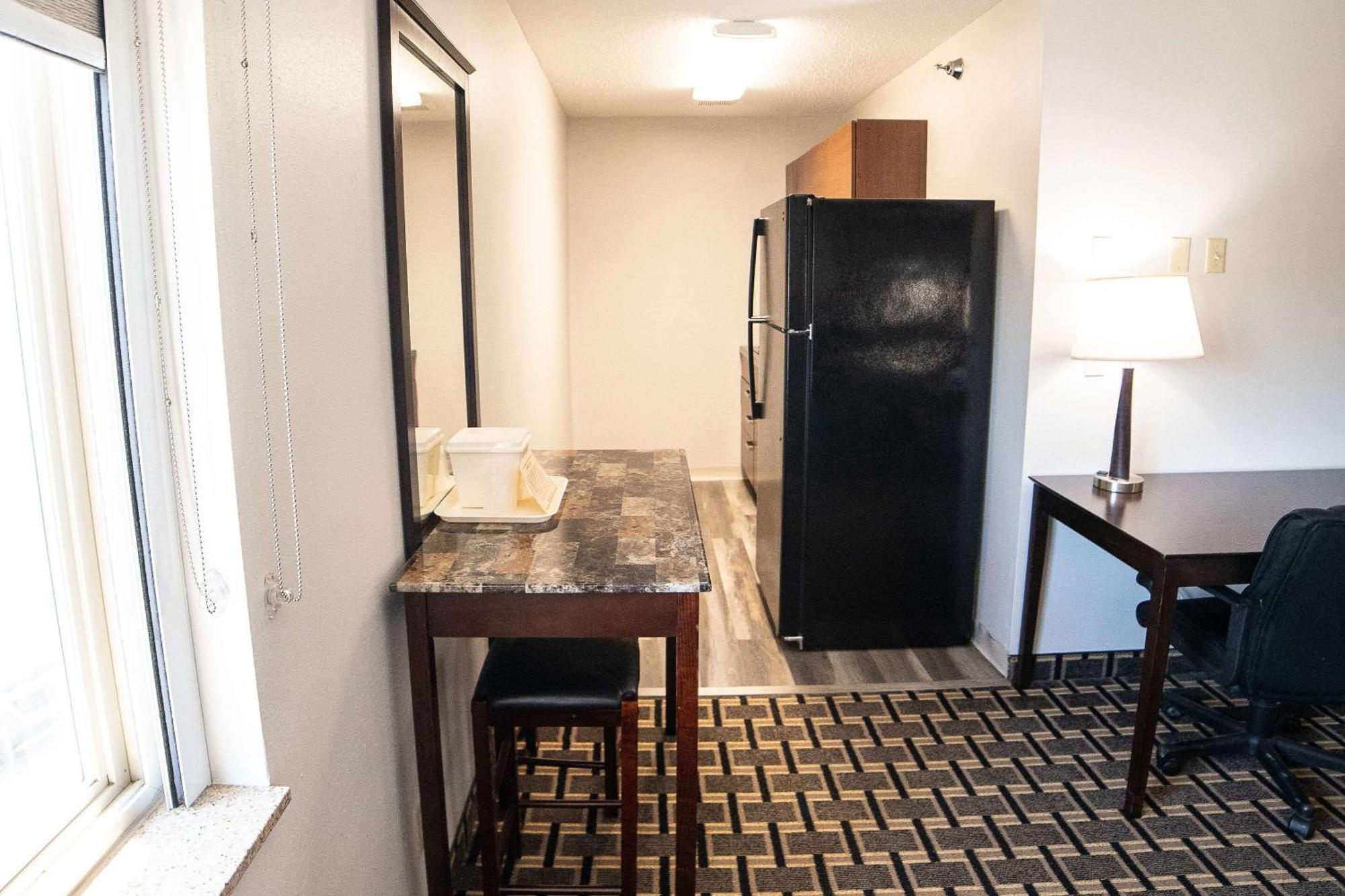 Quality Inn & Suites Watertown Near Prairie Lakes Ice Arena エクステリア 写真