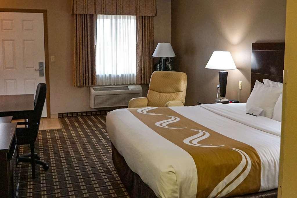 Quality Inn & Suites Watertown Near Prairie Lakes Ice Arena 部屋 写真