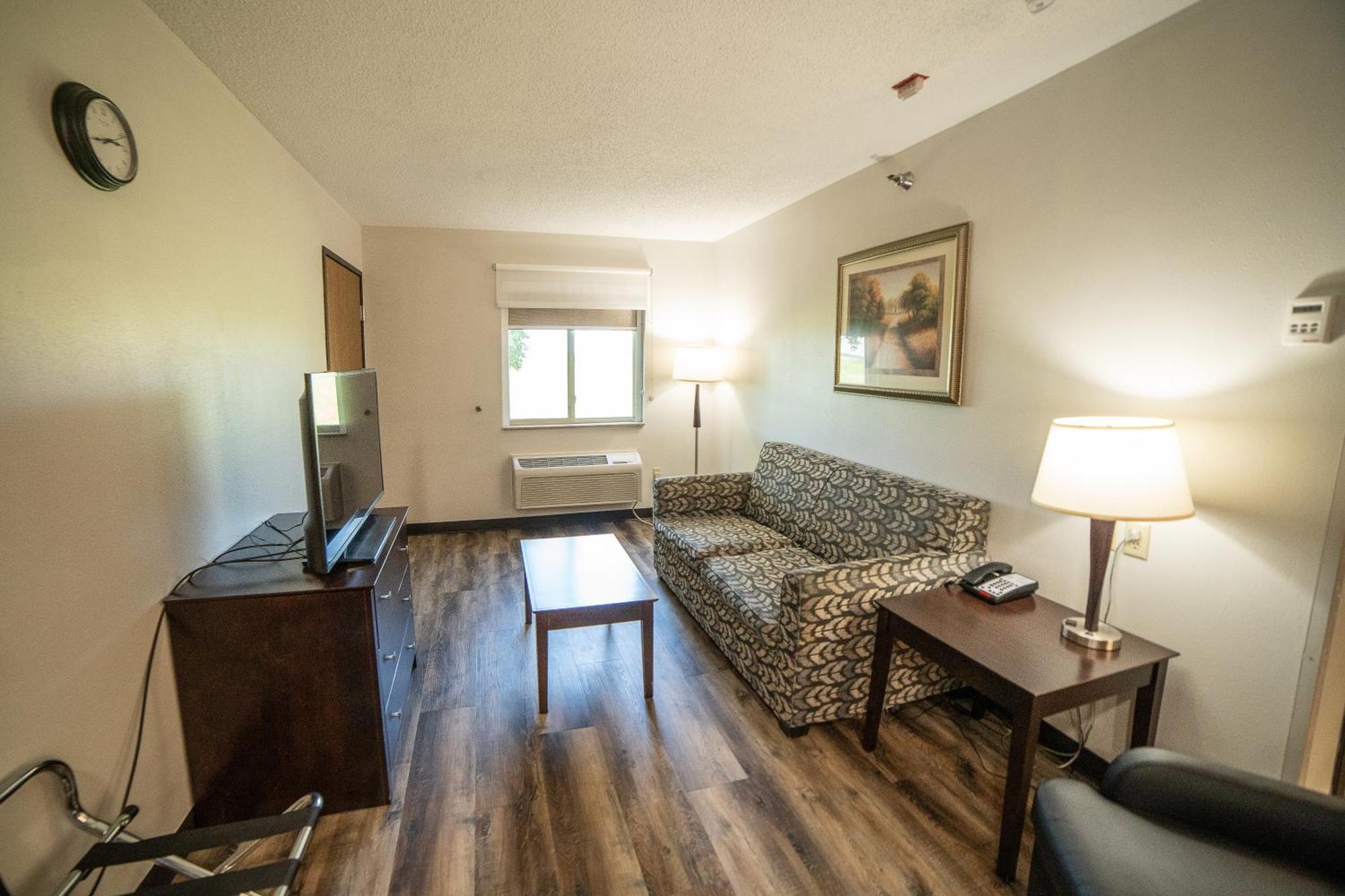 Quality Inn & Suites Watertown Near Prairie Lakes Ice Arena エクステリア 写真