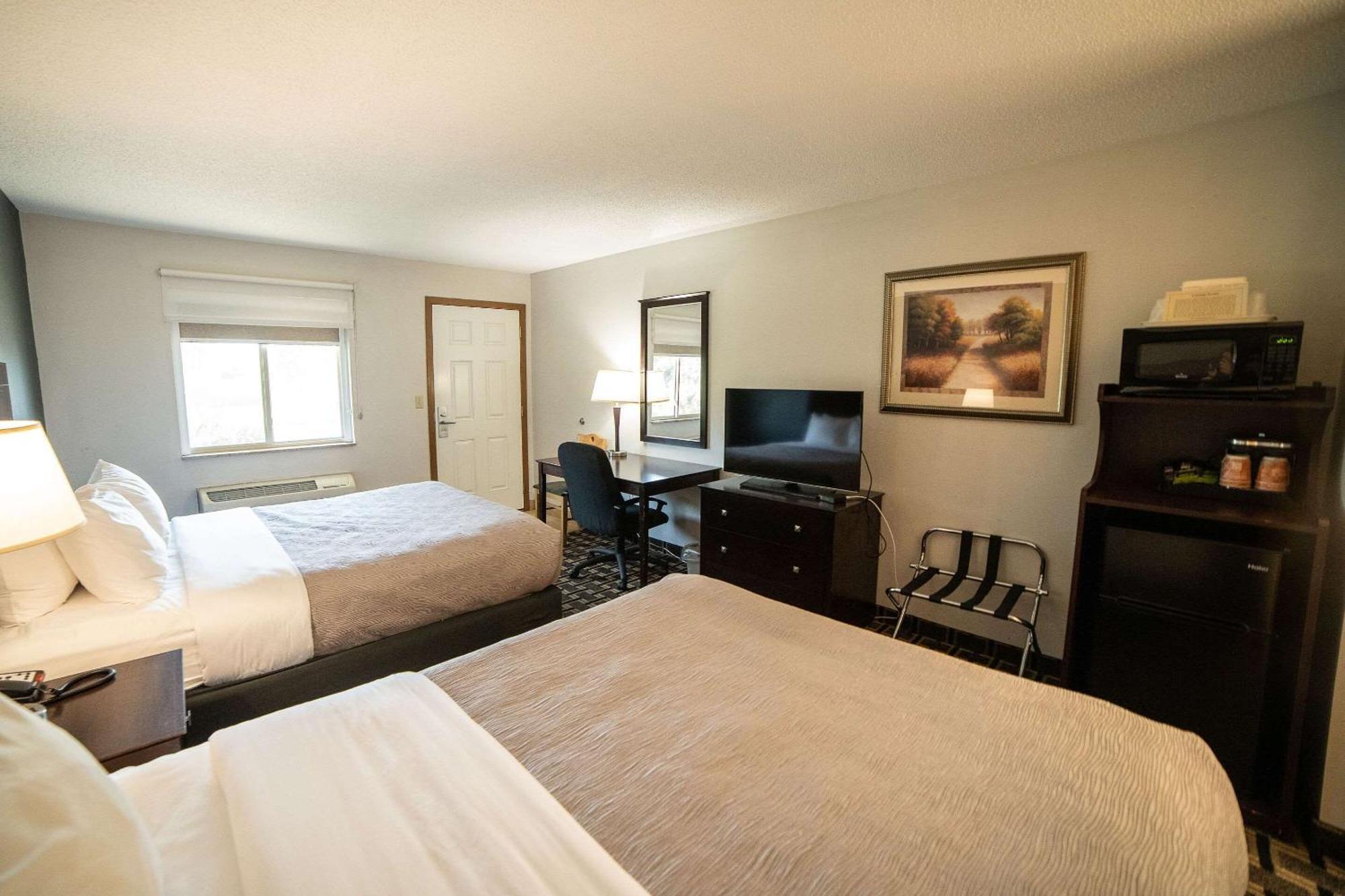 Quality Inn & Suites Watertown Near Prairie Lakes Ice Arena エクステリア 写真